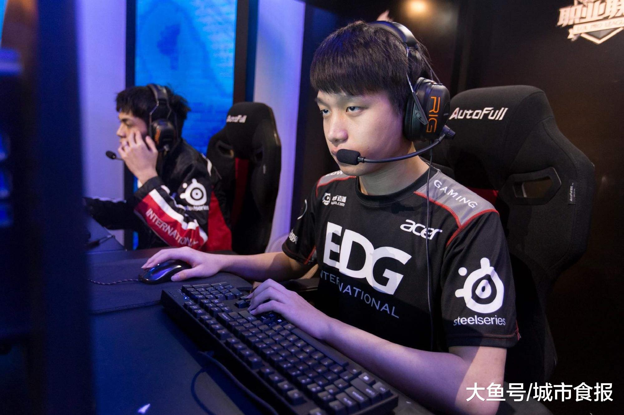 姆巴佩重返赛场,锐不可当首场状态出色,中国队观众沸腾!(2025首场大范围高温) 姆巴佩重返赛场,锐不可当首场状态出色,中国队观众沸腾!(2025首场大范围高温)